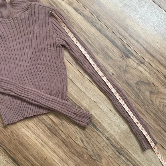 PLT sweater - Picture 7 of 8